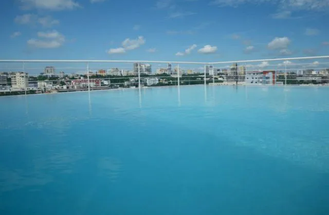 Lincoln Suites Santo Domingo piscine